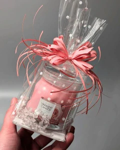 Dárkový balíček se svíčkou YANKEE CANDLE – FRESH CUT ROSE